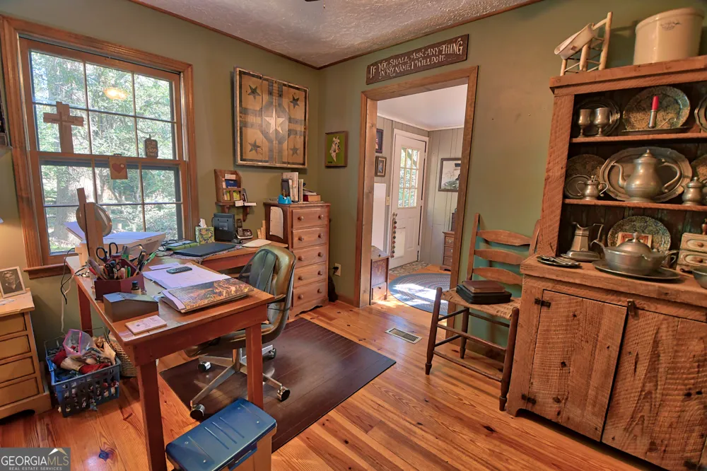 31 Creekside LN Clayton, GA 30525
