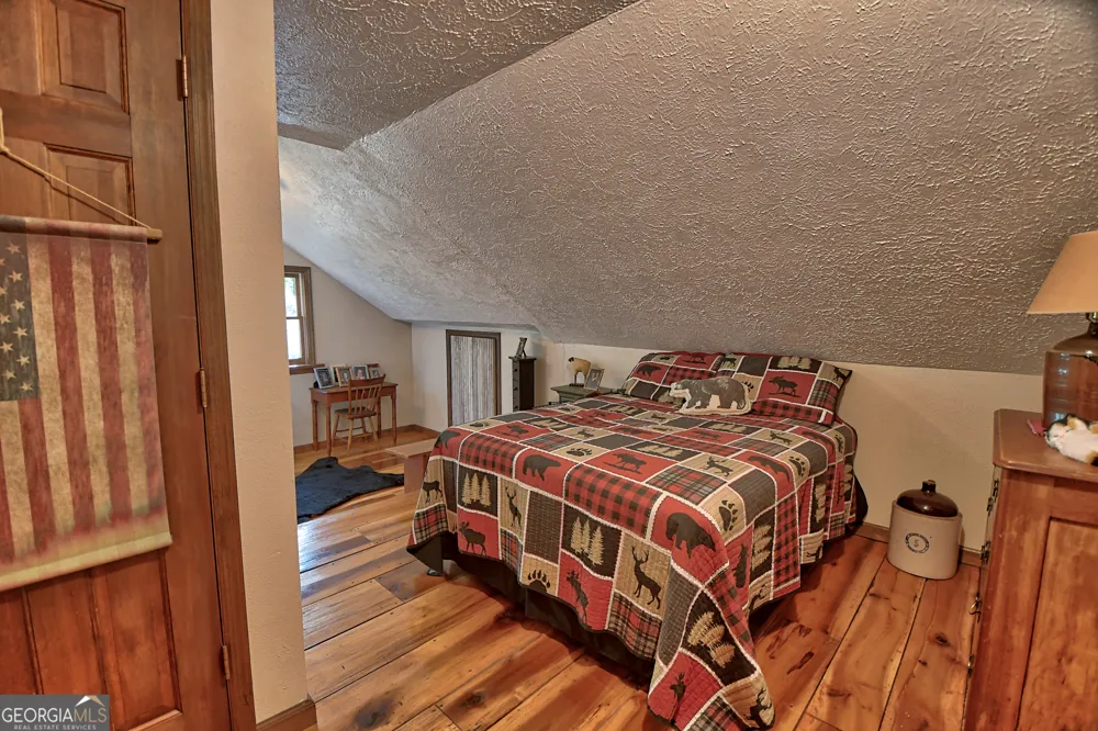 31 Creekside LN Clayton, GA 30525