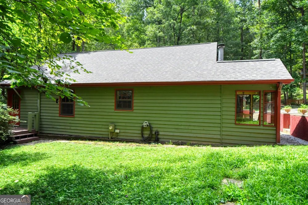 31 Creekside LN Clayton, GA 30525