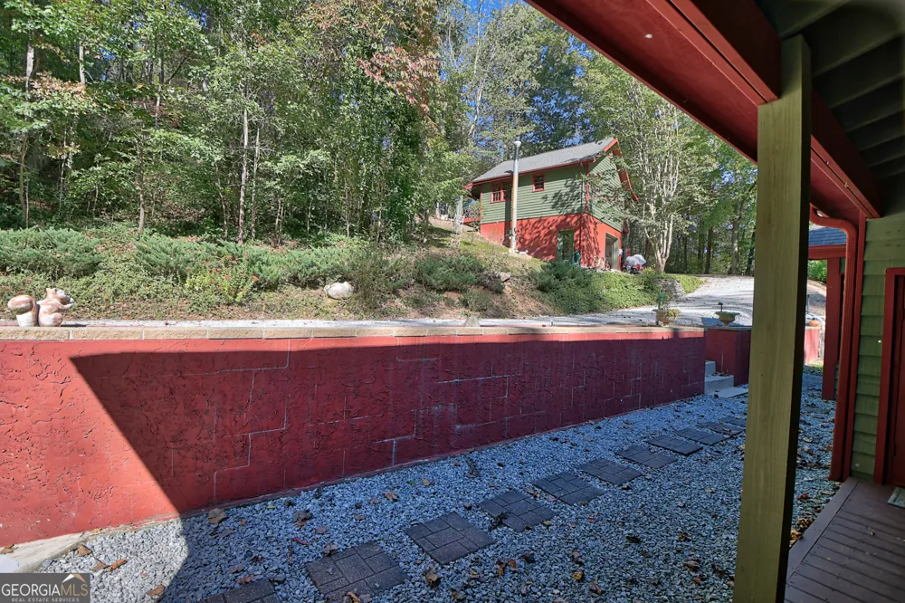 31 Creekside LN Clayton, GA 30525