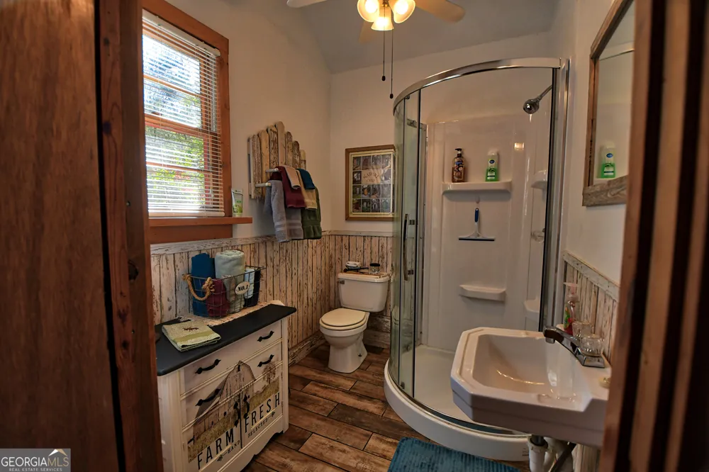 31 Creekside LN Clayton, GA 30525