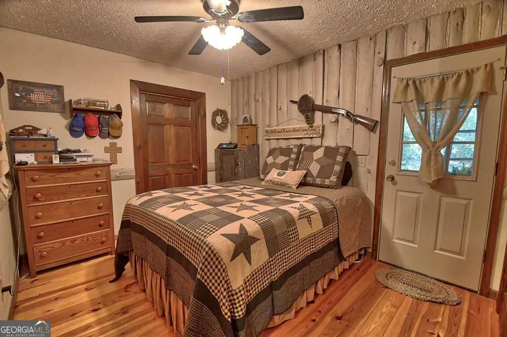 31 Creekside LN Clayton, GA 30525
