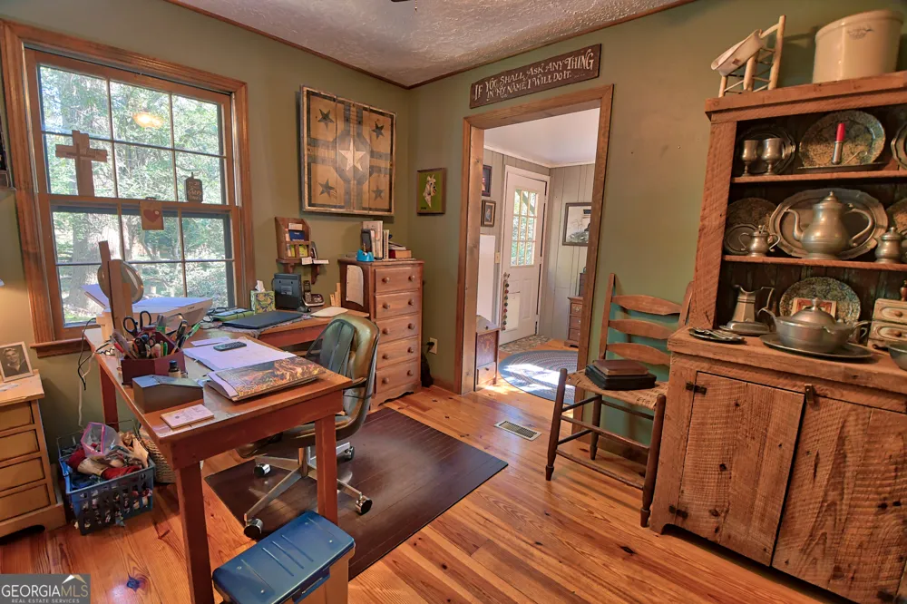 31 Creekside LN Clayton, GA 30525