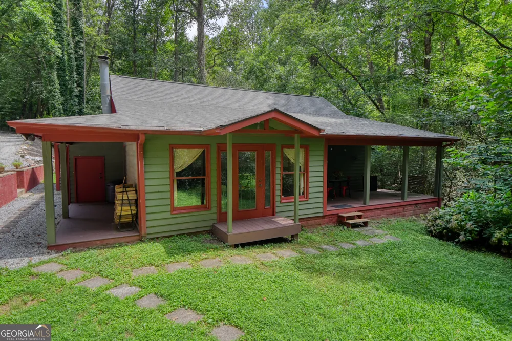 31 Creekside LN Clayton, GA 30525