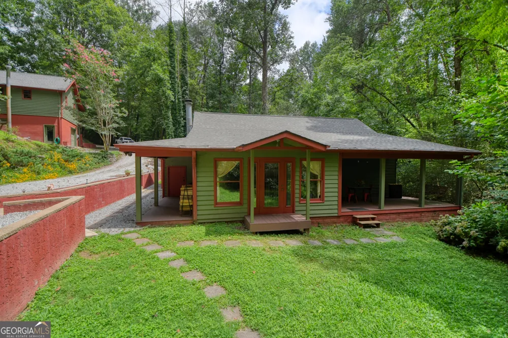 31 Creekside LN Clayton, GA 30525