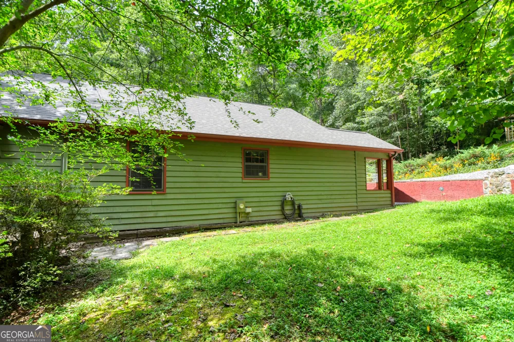31 Creekside LN Clayton, GA 30525