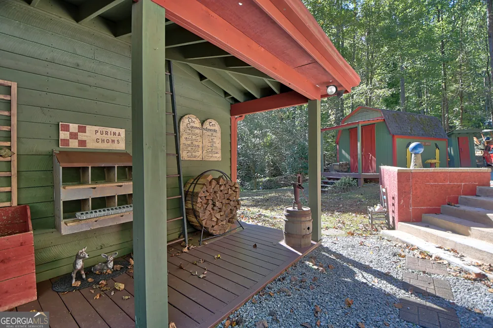 31 Creekside LN Clayton, GA 30525