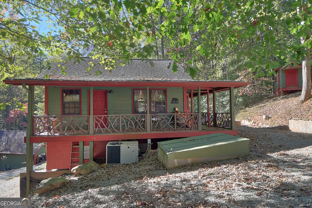 31 Creekside LN Clayton, GA 30525