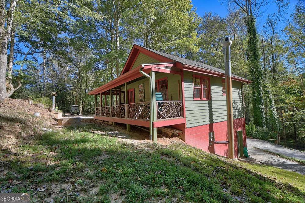31 Creekside LN Clayton, GA 30525