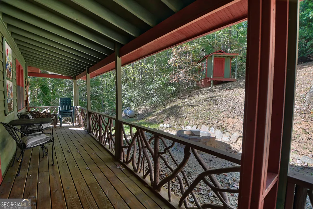 31 Creekside LN Clayton, GA 30525