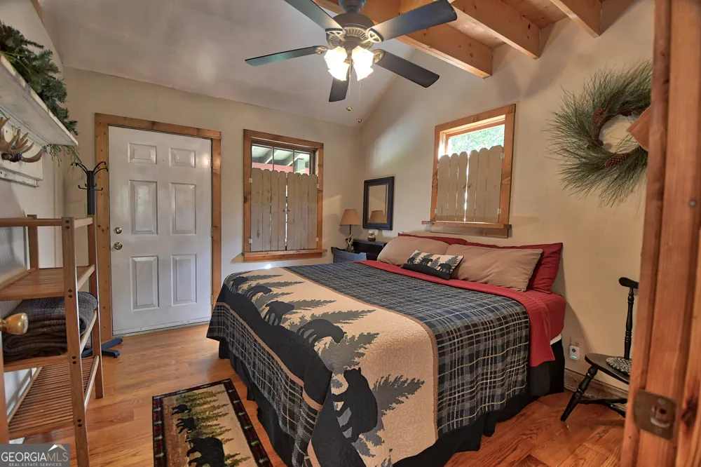 31 Creekside LN Clayton, GA 30525