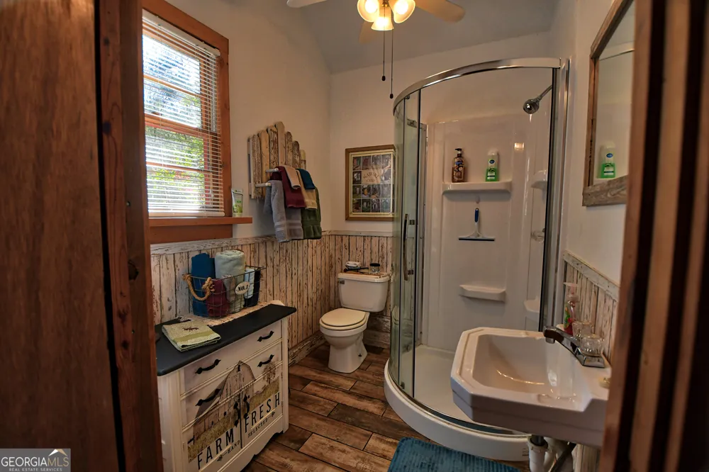 31 Creekside LN Clayton, GA 30525