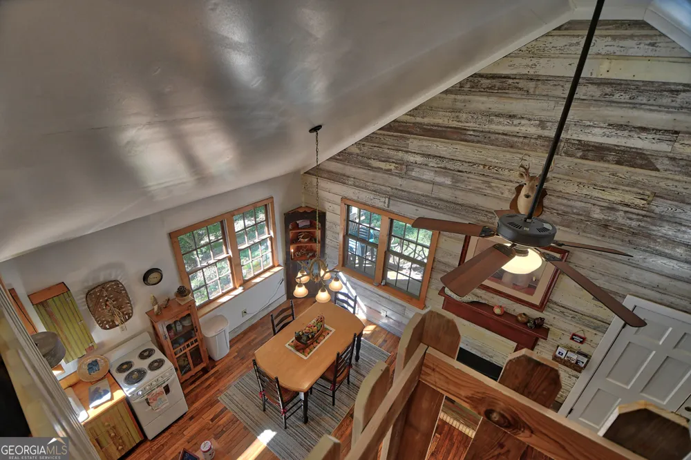 31 Creekside LN Clayton, GA 30525