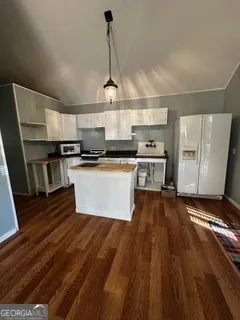 31 Creekside LN Clayton, GA 30525