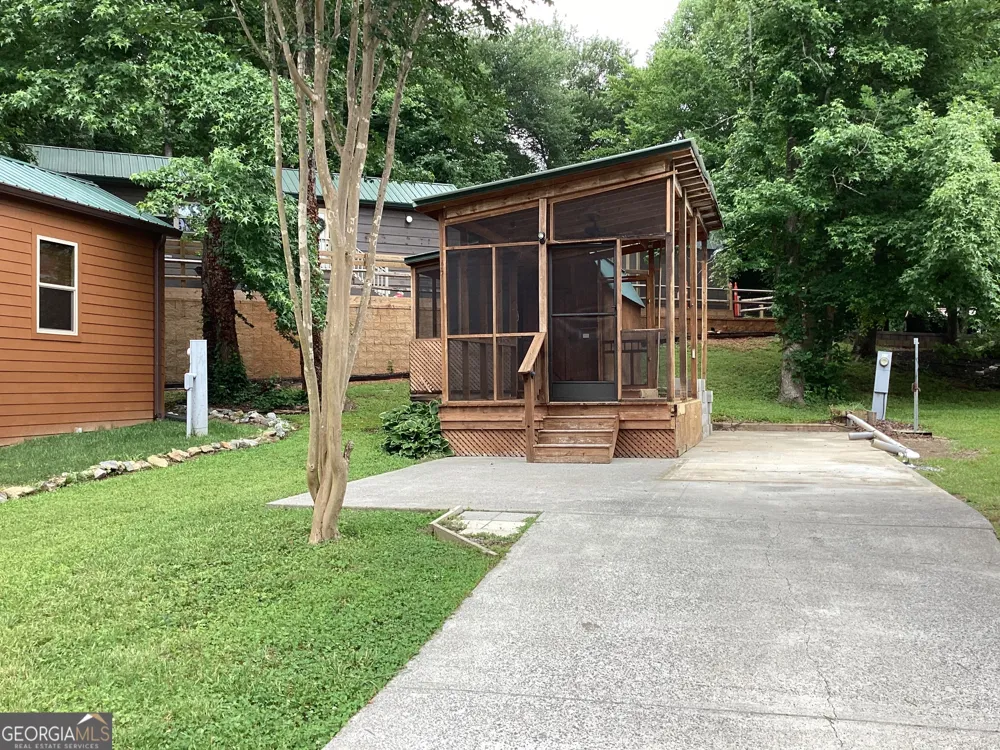40 Elk Meadow DR Cleveland, GA 30528