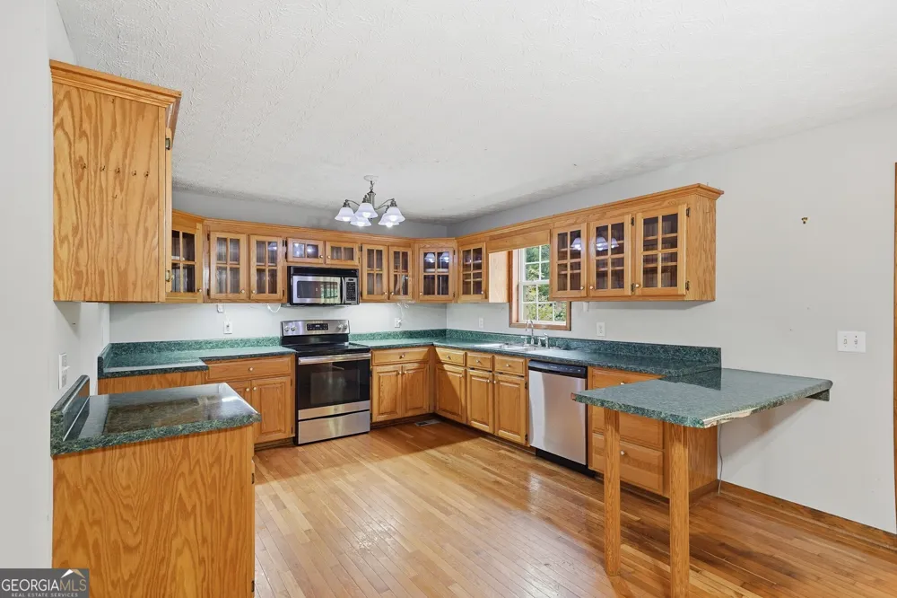 176 Big Oak Tree RD NW Adairsville, GA 30103