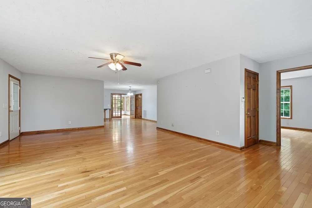 176 Big Oak Tree RD NW Adairsville, GA 30103