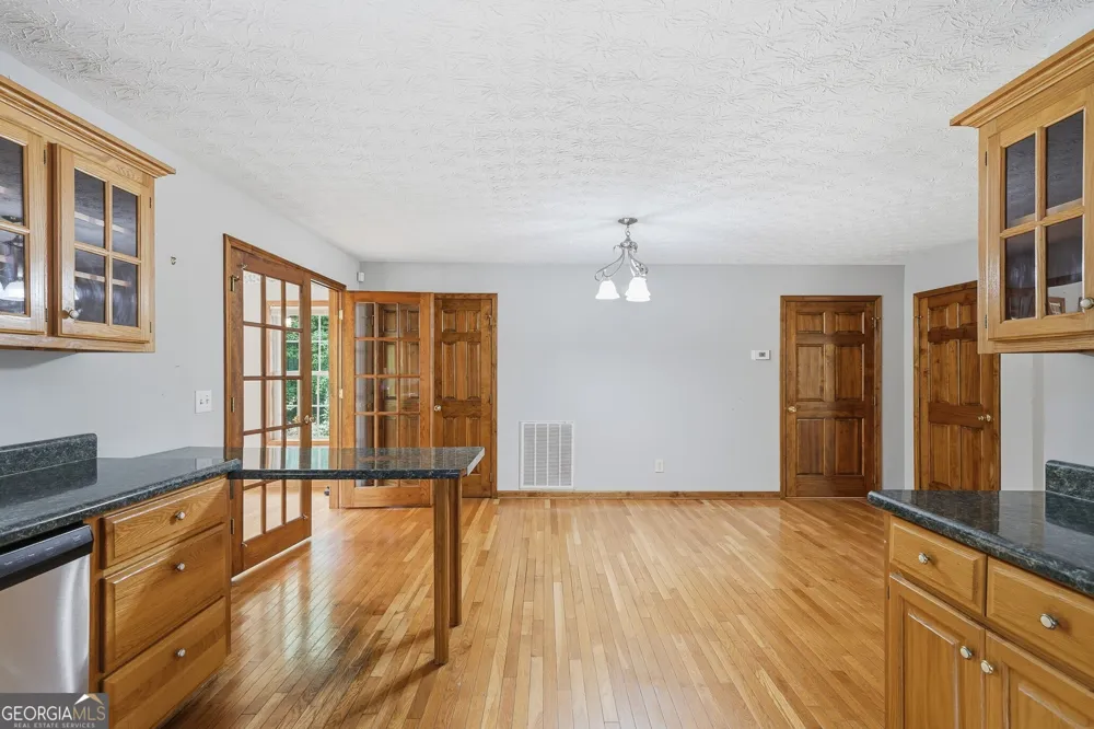 176 Big Oak Tree RD NW Adairsville, GA 30103