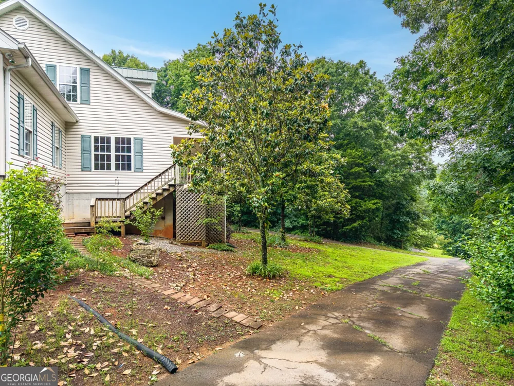176 Big Oak Tree RD NW Adairsville, GA 30103