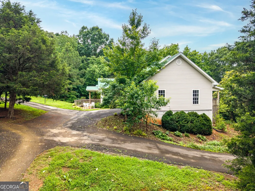 176 Big Oak Tree RD NW Adairsville, GA 30103