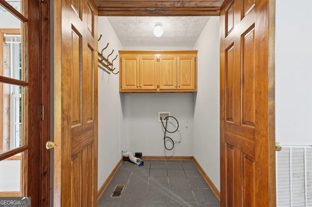 176 Big Oak Tree RD NW Adairsville, GA 30103