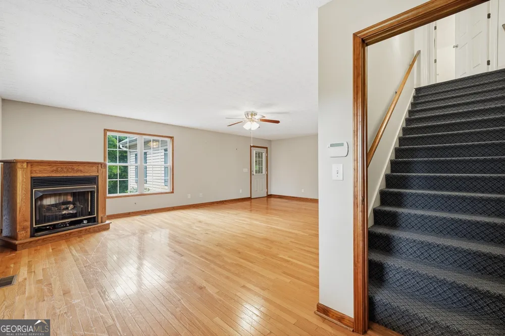 176 Big Oak Tree RD NW Adairsville, GA 30103
