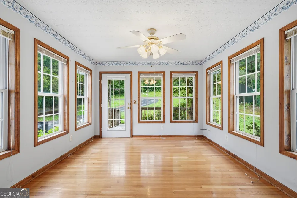 176 Big Oak Tree RD NW Adairsville, GA 30103