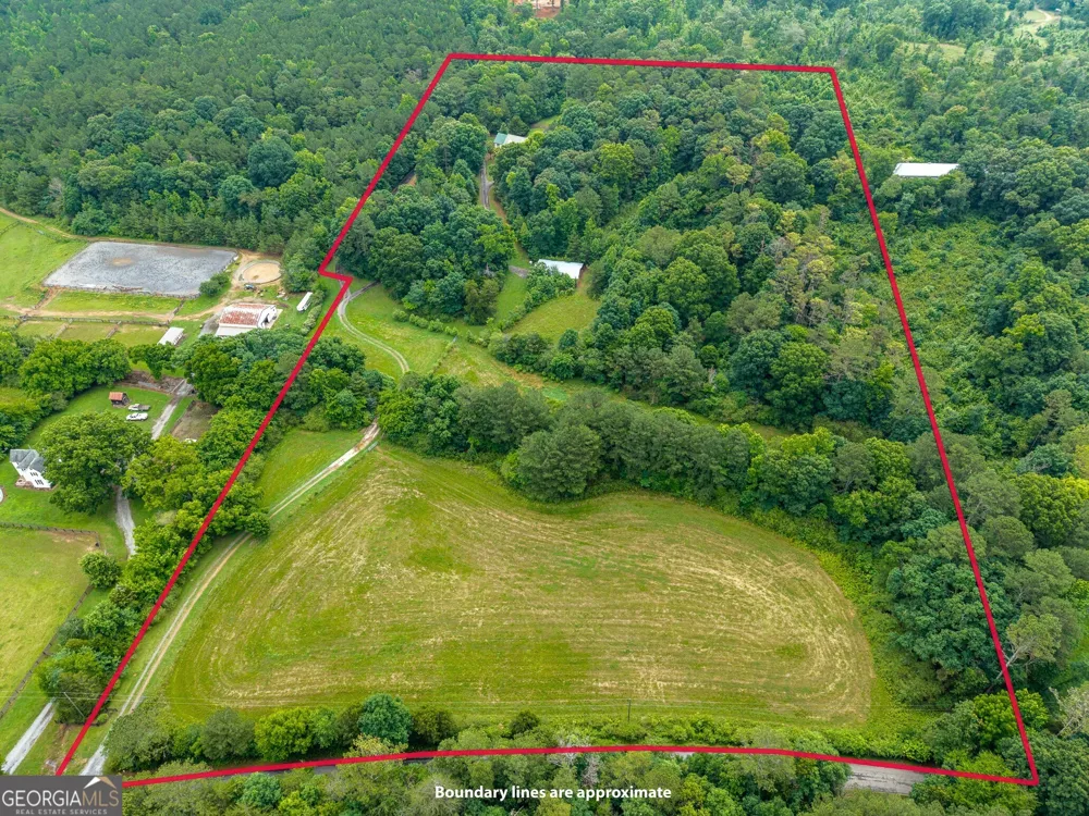 176 Big Oak Tree RD NW Adairsville, GA 30103