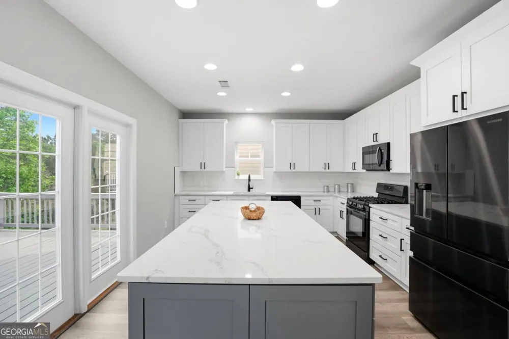 7812 Keepsake LN Flowery Branch, GA 30542