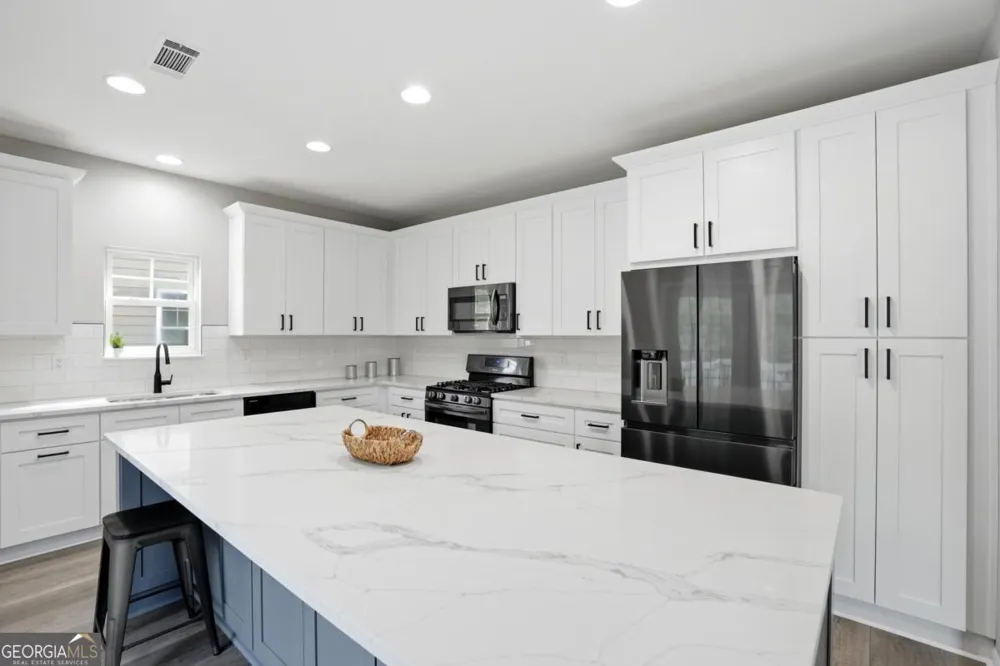 7812 Keepsake LN Flowery Branch, GA 30542