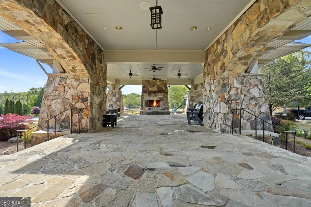 7812 Keepsake LN Flowery Branch, GA 30542
