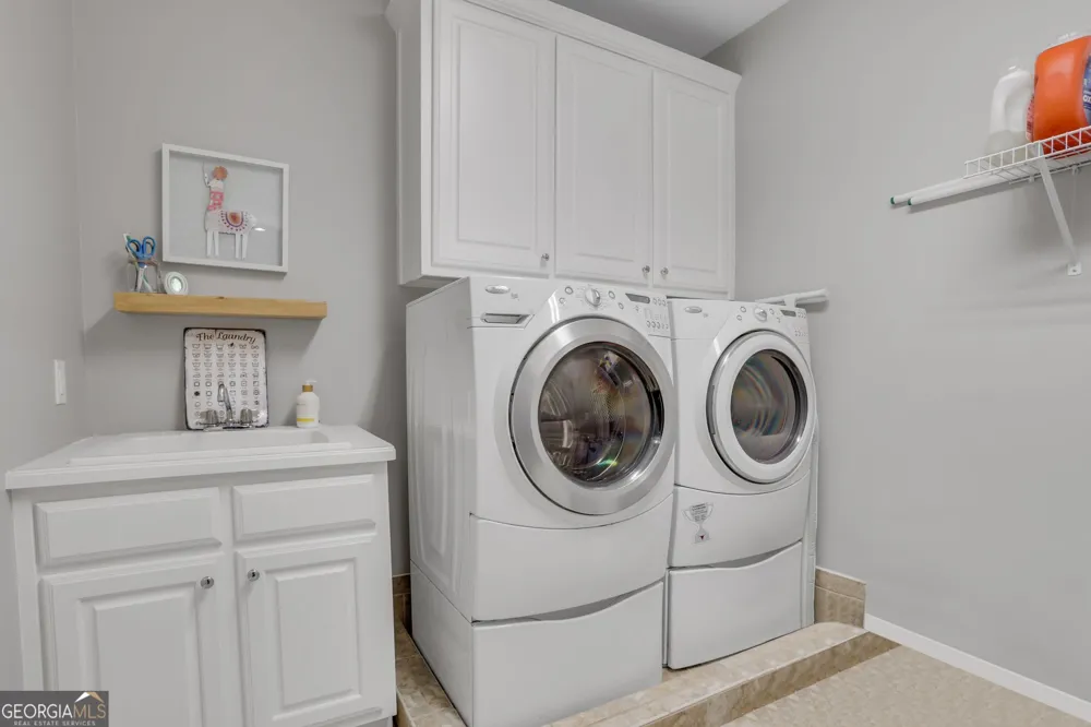 1670 Cone Flower WAY Suwanee, GA 30024