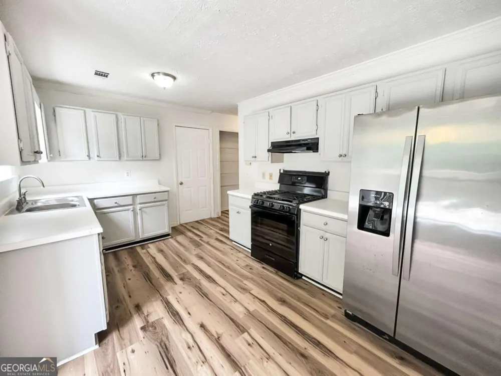 2945 Georgian Manor DR Alpharetta, GA 30022