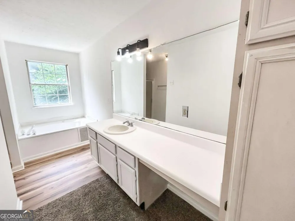2945 Georgian Manor DR Alpharetta, GA 30022