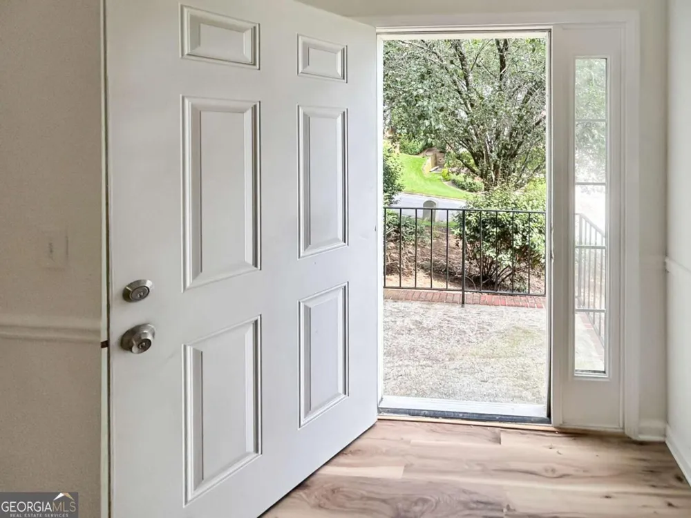 2945 Georgian Manor DR Alpharetta, GA 30022