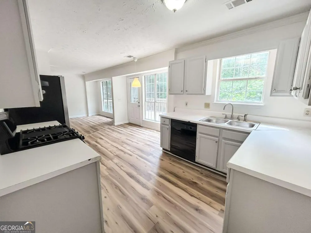 2945 Georgian Manor DR Alpharetta, GA 30022
