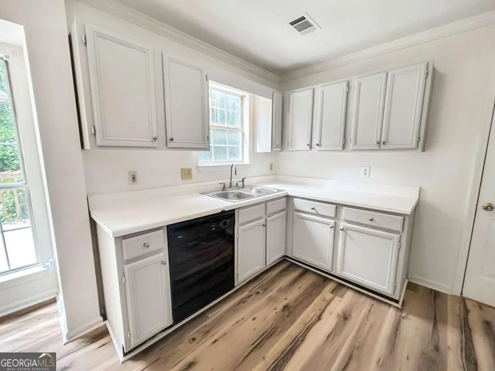 2945 Georgian Manor DR Alpharetta, GA 30022