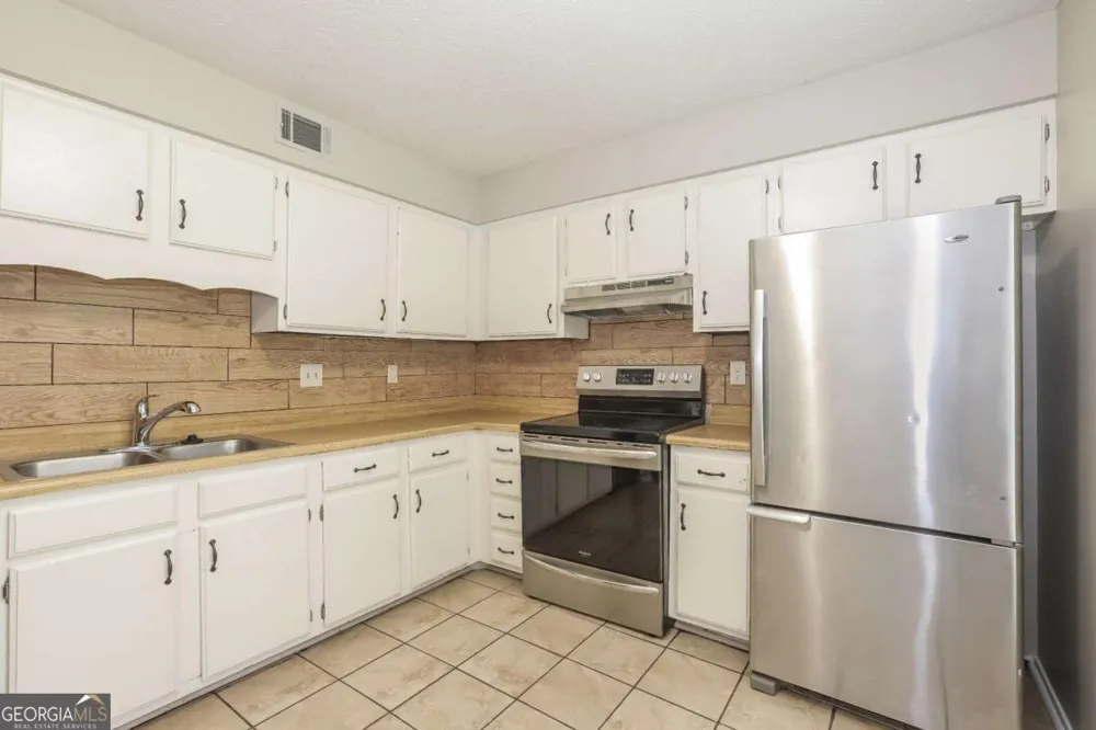 442 Sherwood Oaks RD Stone Mountain, GA 30087