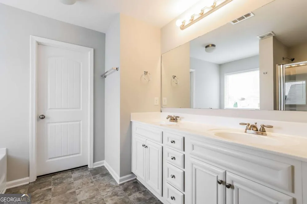 320 Fern CT Hoschton, GA 30548