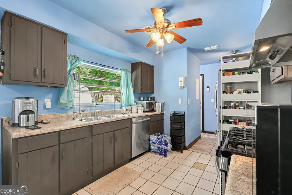9018 Huntwood LN Riverdale, GA 30274