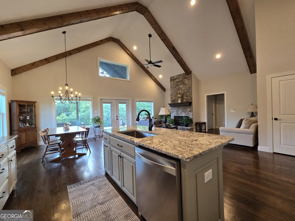 463 Ivy Log Heights RD Young Harris, GA 30582