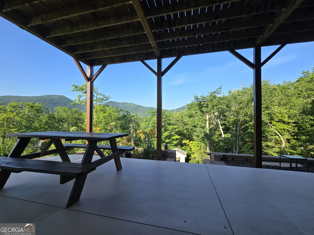 463 Ivy Log Heights RD Young Harris, GA 30582