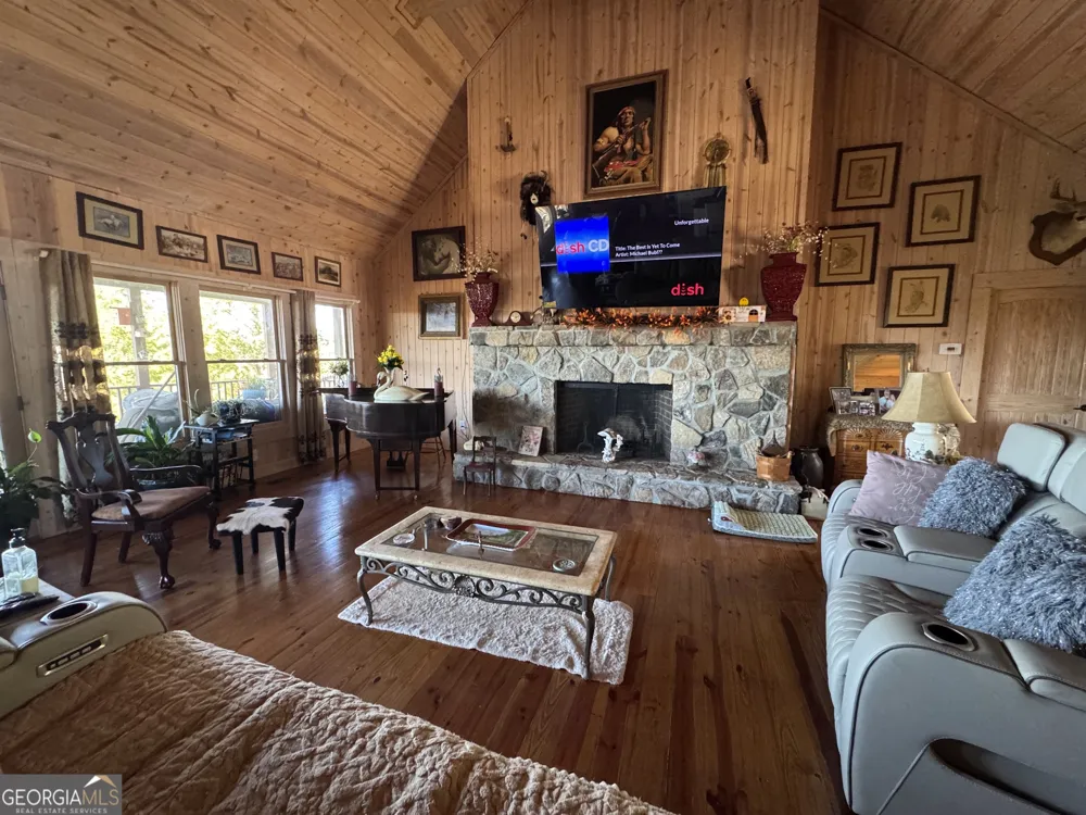 284 River RD Westminster, SC 29693