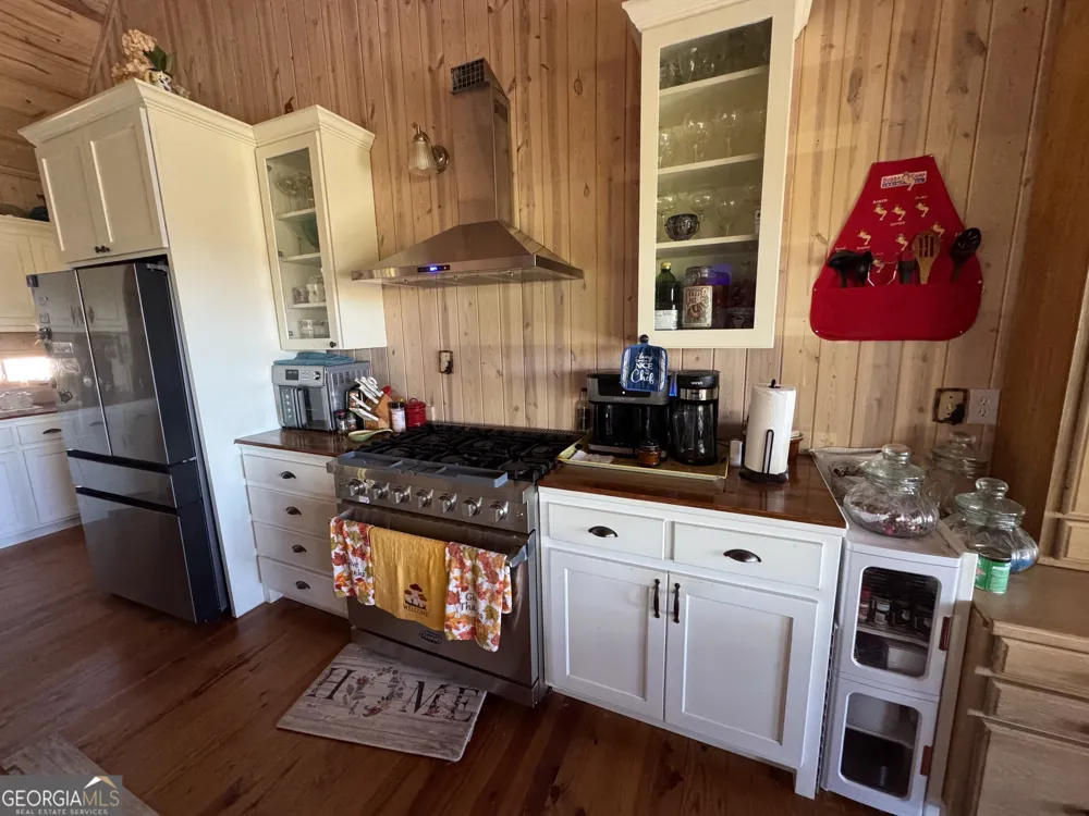 284 River RD Westminster, SC 29693