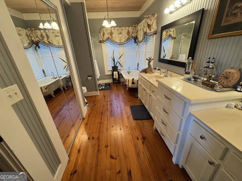 284 River RD Westminster, SC 29693