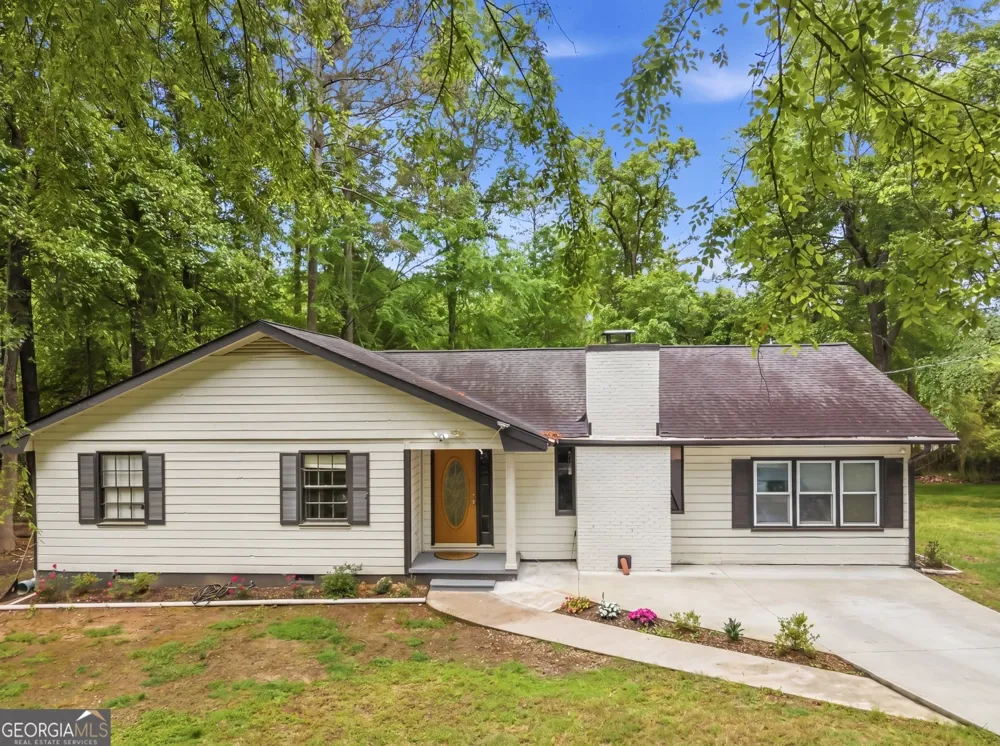 3186 White RD NE Conyers, GA 30012