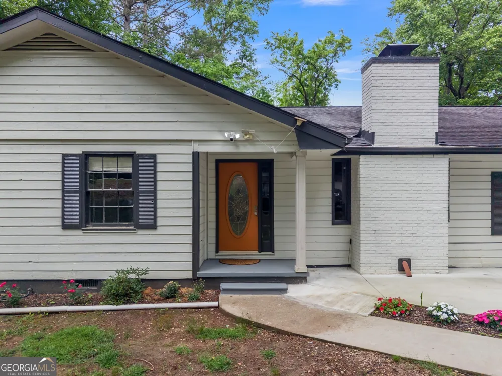 3186 White RD NE Conyers, GA 30012