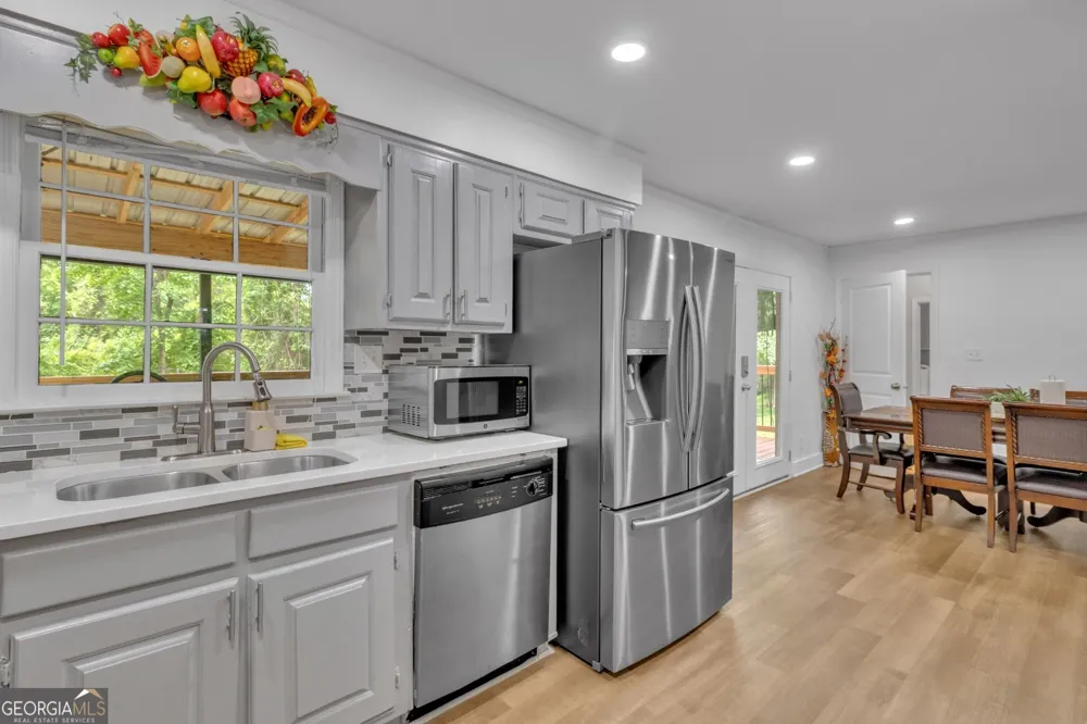 3186 White RD NE Conyers, GA 30012