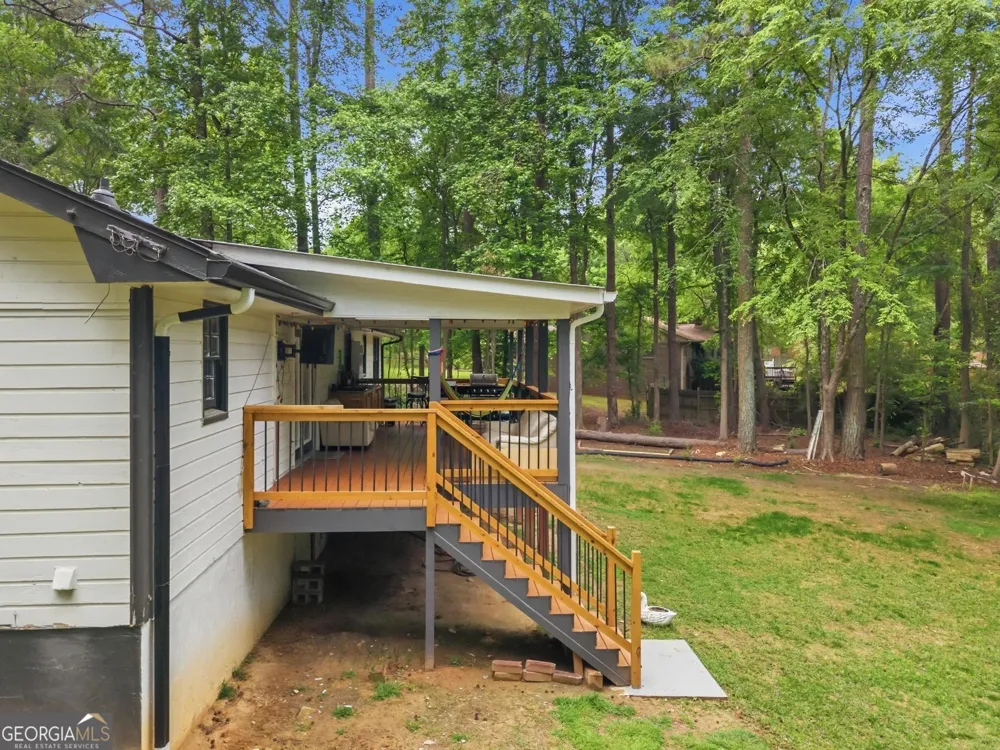 3186 White RD NE Conyers, GA 30012