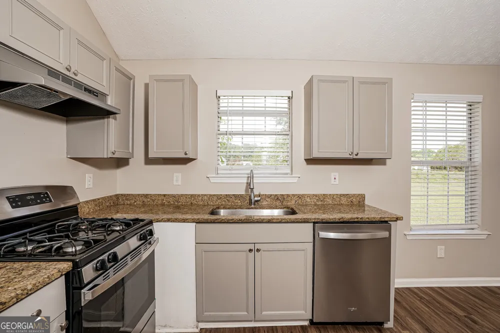513 Easton DR Locust Grove, GA 30248